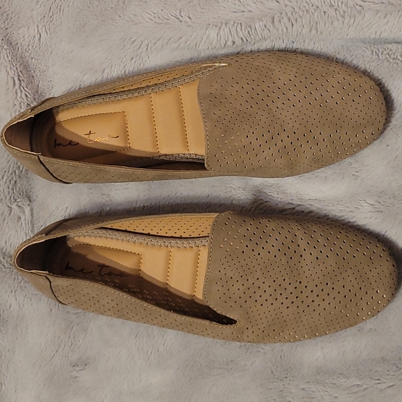Me Too flats size 8.5 - Picture 2 of 4